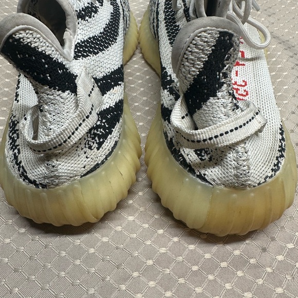 Yeezy v2 ape779001 - Picture 2 of 6